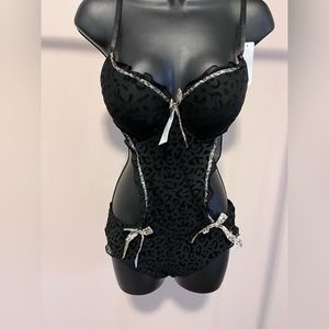 Velvet Kitty Lingerie. Size M